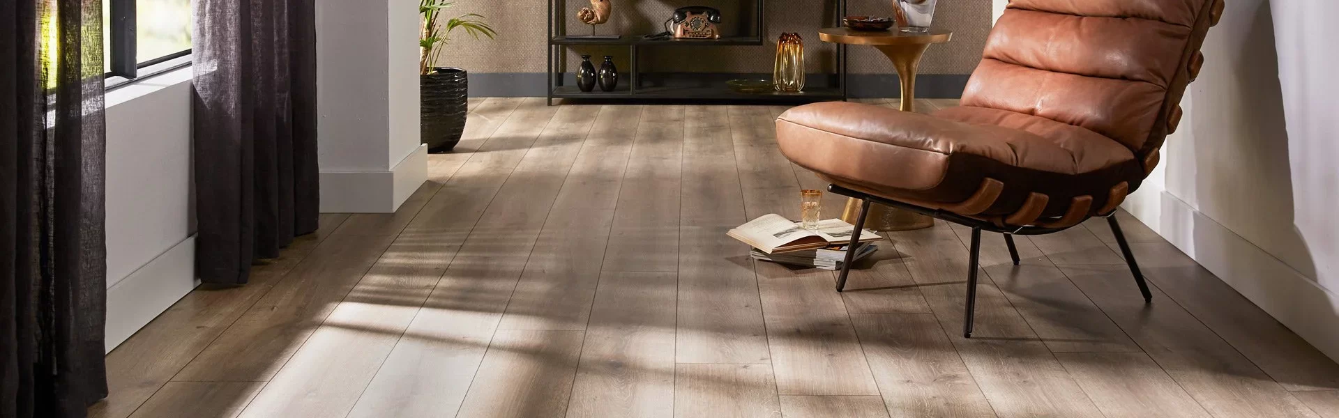 600-vloeren_laminaat-header.webp 600-vloeren_laminaat-header.webp