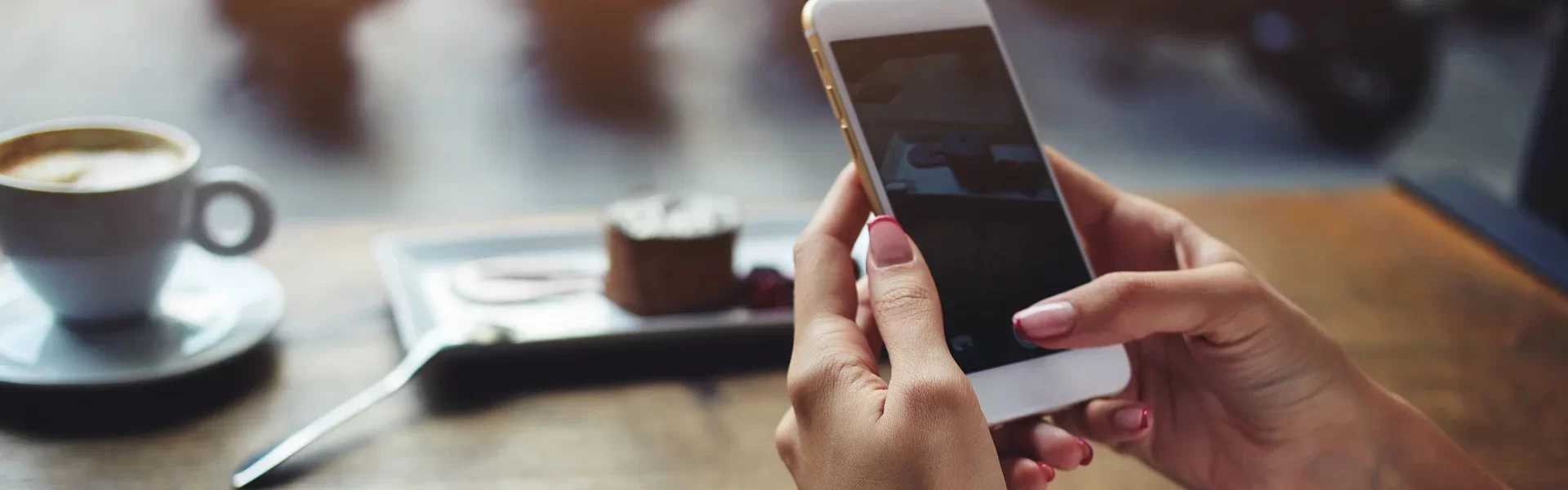 963-contact_header.webp 963-contact_header.webp